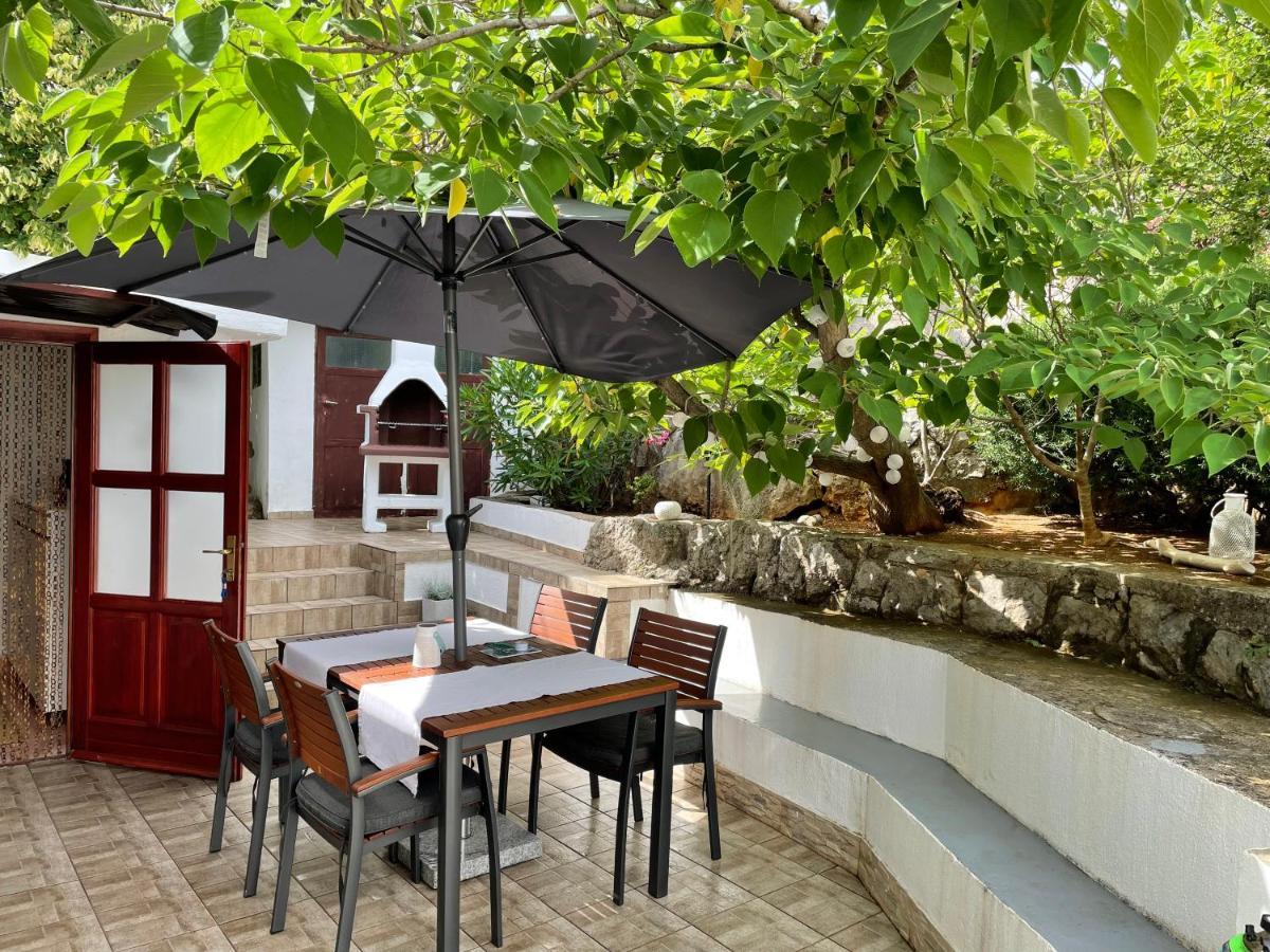 Holiday Home Cesarica Karlobag Extérieur photo