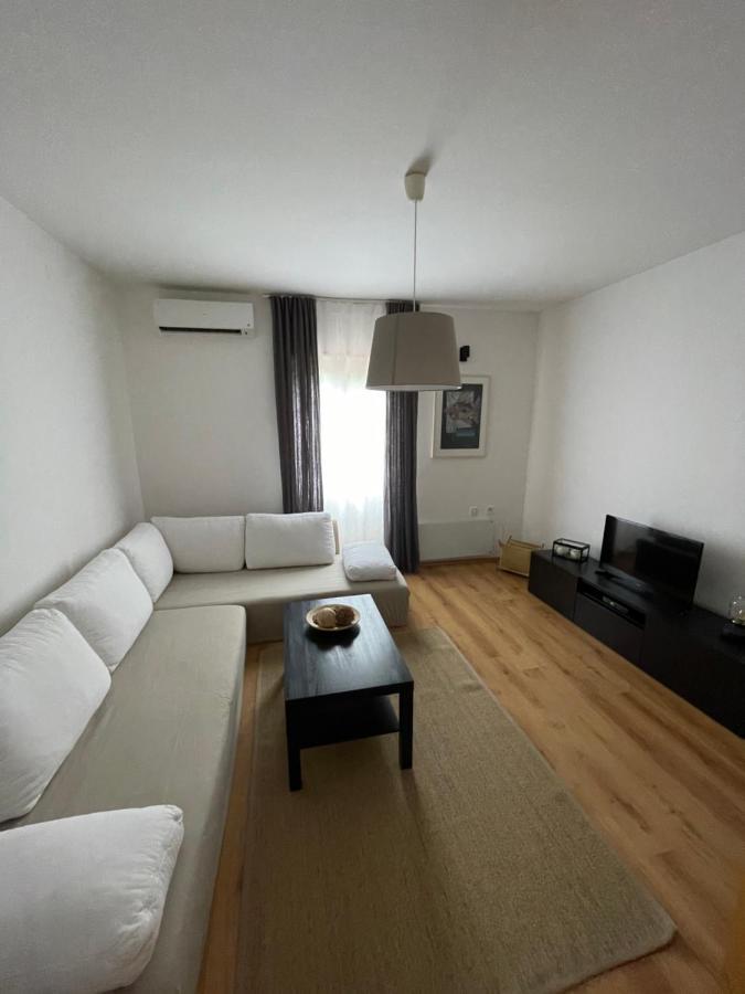 Holiday Home Cesarica Karlobag Extérieur photo