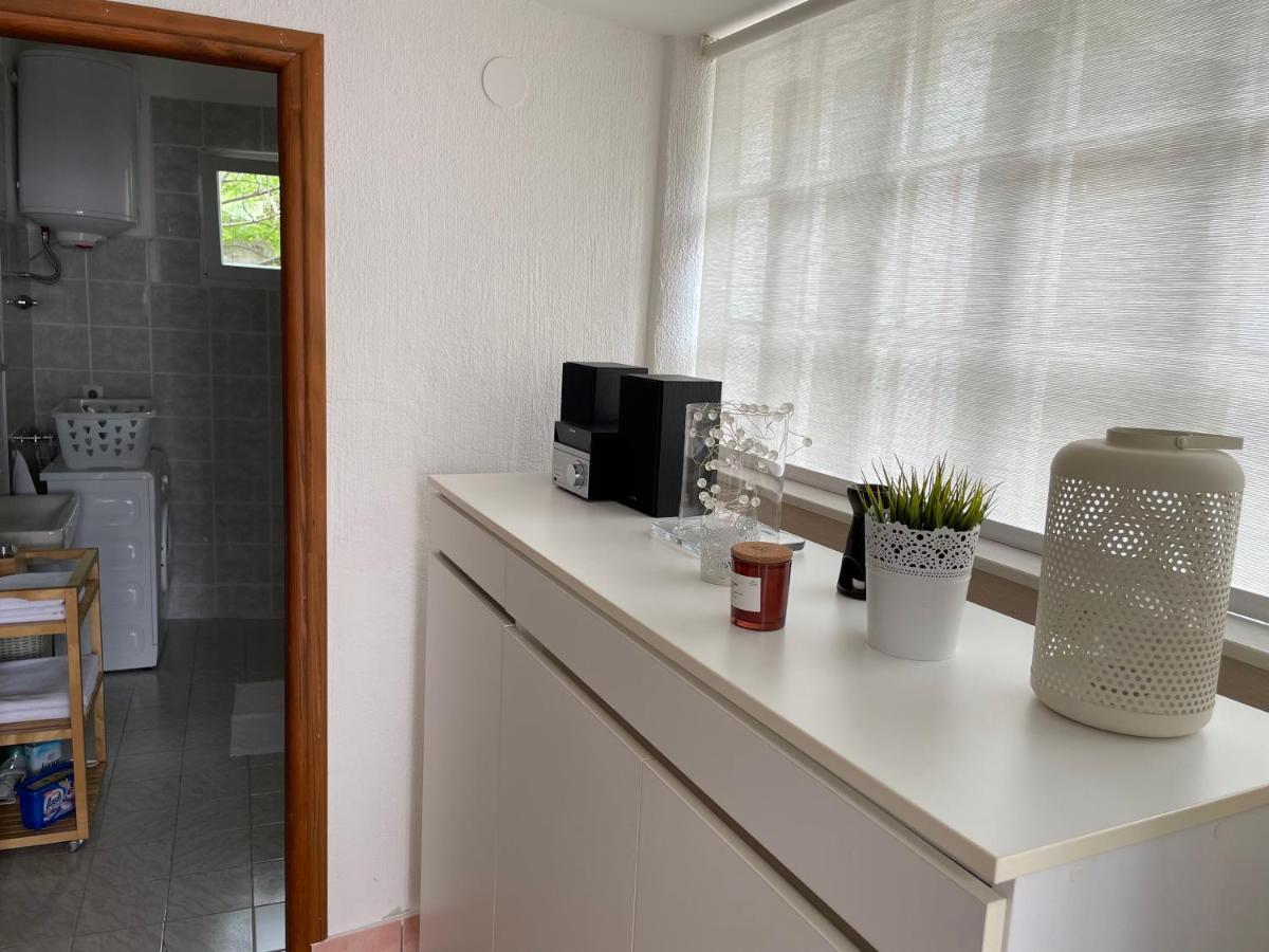 Holiday Home Cesarica Karlobag Extérieur photo